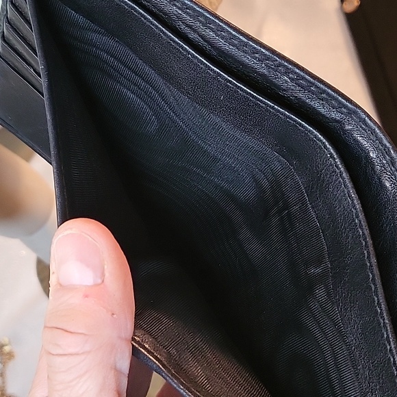 Gucci Black Leather Wallet Authentic - Picture 6 of 11